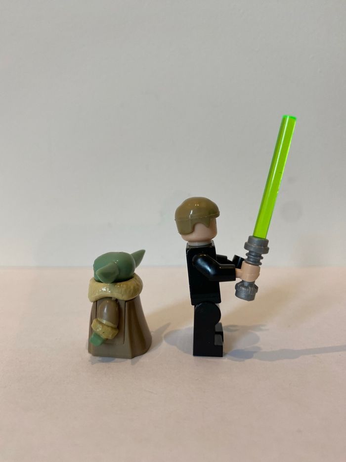 Figurine type lego Maître Yoda et Jedi Luke Skywalker. Star Wars - photo numéro 2