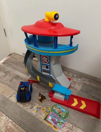 Tour de contrôle Pat’ Patrouille + voiture + figurine + cartes