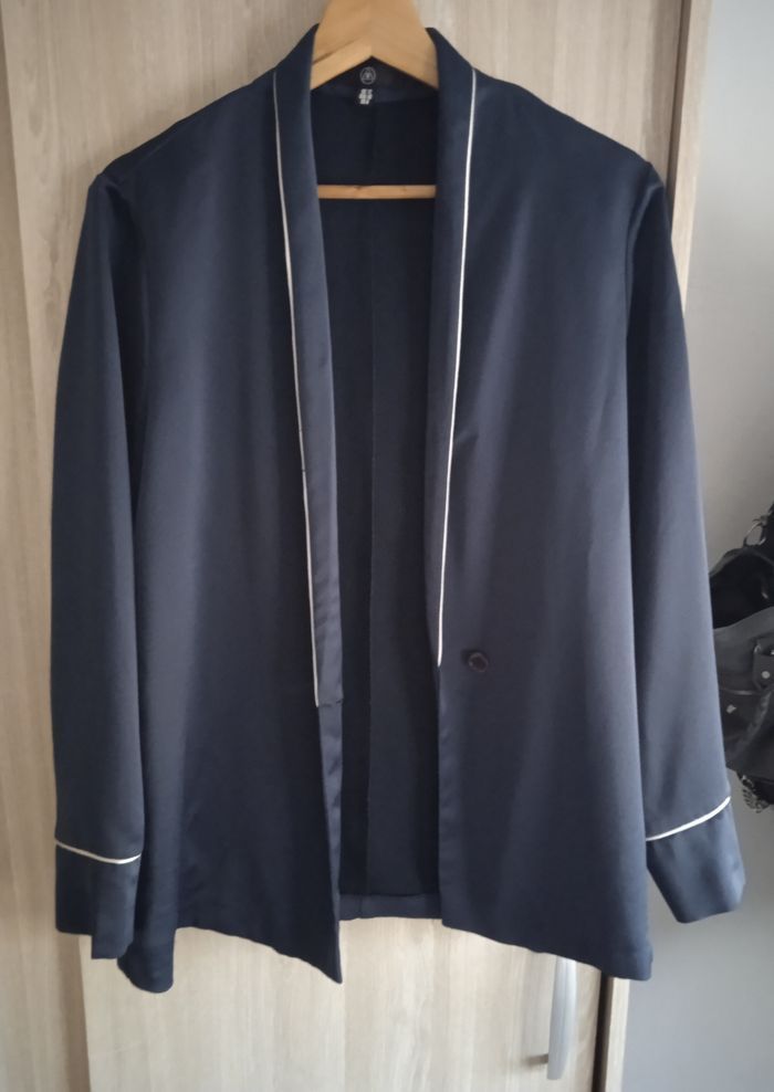 Superbe veste couleur bleu nuit