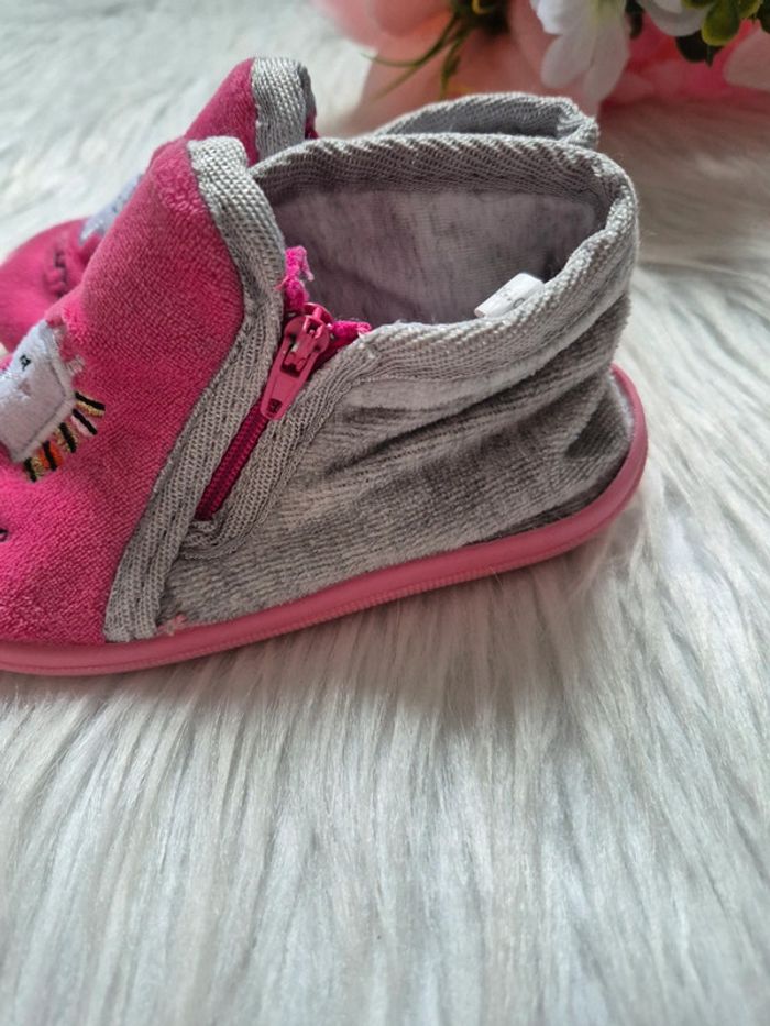 Chaussons bébé fille zippés avec licorne brodée T22 - photo numéro 3