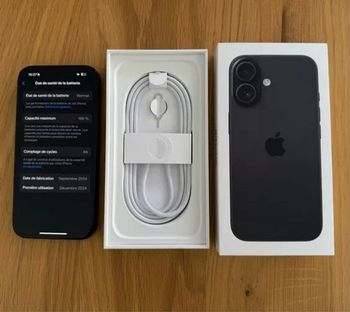 Apple iPhone 16 Noir 256 Go comme neuf acheté en décembre 2024 - batterie 100% encore sous garantie