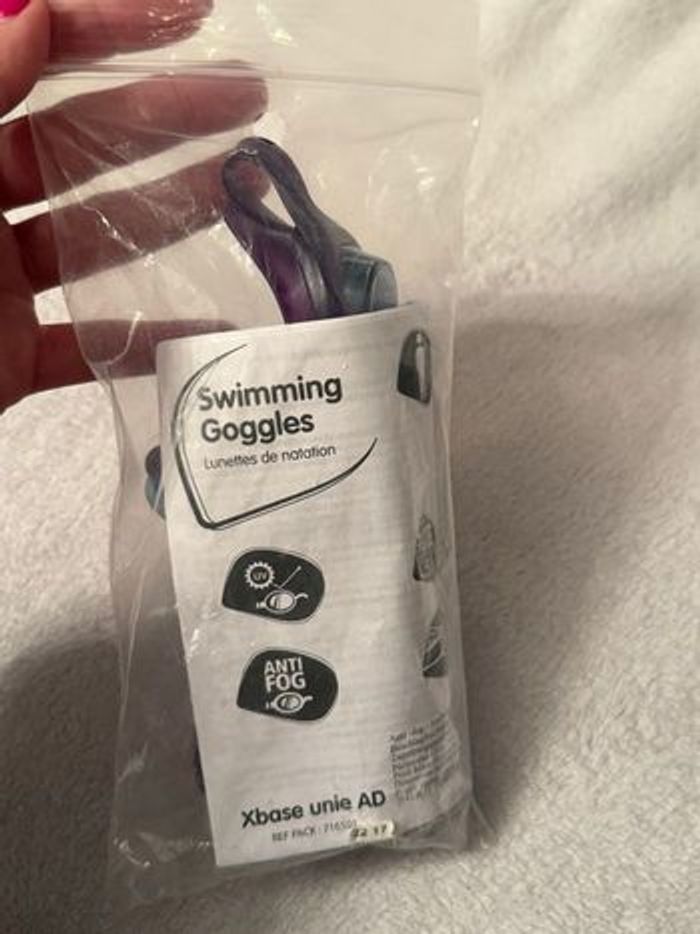 Lunettes de piscine neuve - photo numéro 2