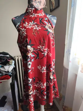 Robe ras de cou trapèze