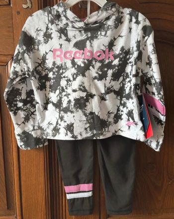 Sweat à capuche et legging Reebok