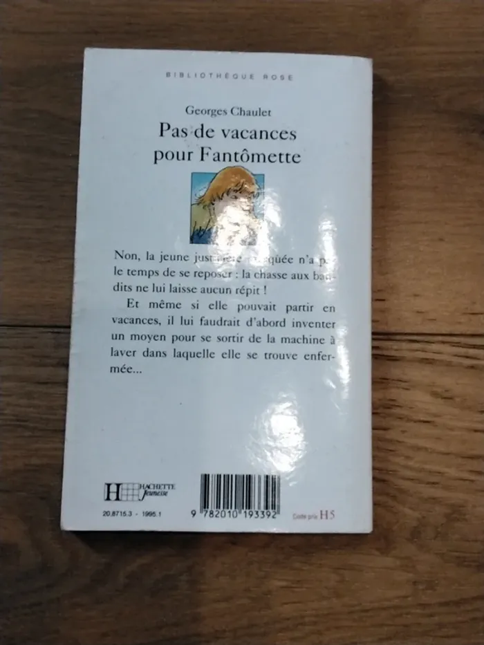 Livre : Pas de vacances pour Fantômette - photo numéro 2