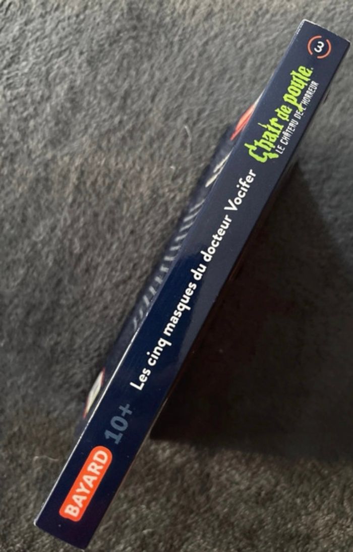 Livre Chair de poule tome 3 Les Cinq masques du docteur Lucifer - photo numéro 3