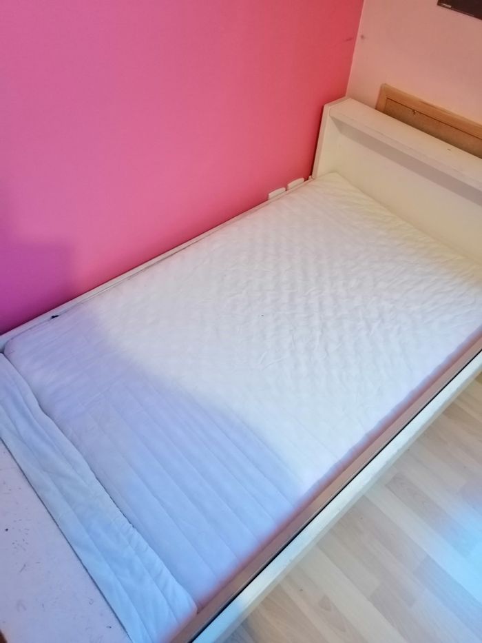 Lit enfant et matelas - photo numéro 2