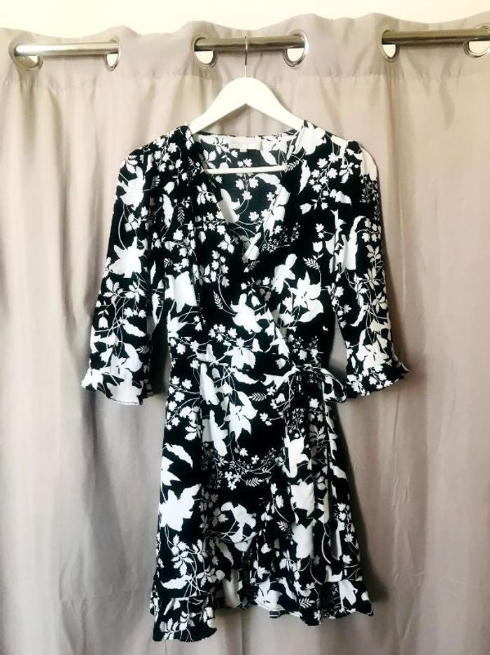 Robe noire à fleurs cache cœur Vintage Dressing S/M