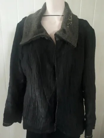 Veste dégriffée noire 44