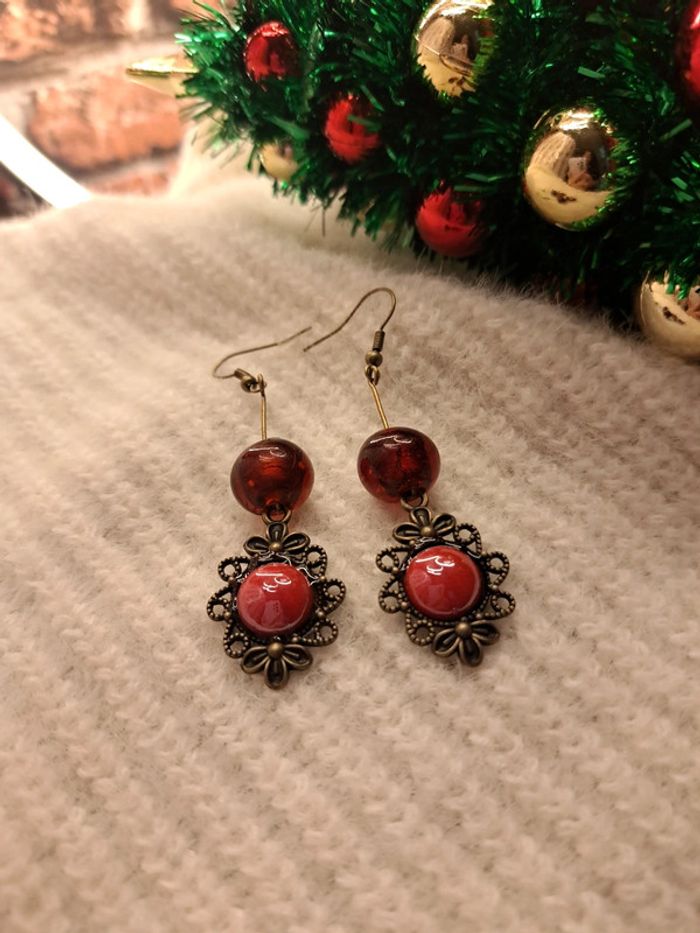 Boucles d'oreilles pendante rouge bronze - photo numéro 4