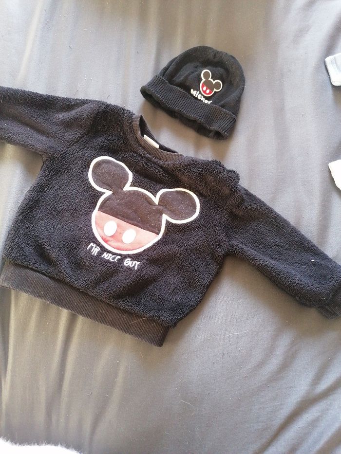 Pull polaire mickey 3 mois