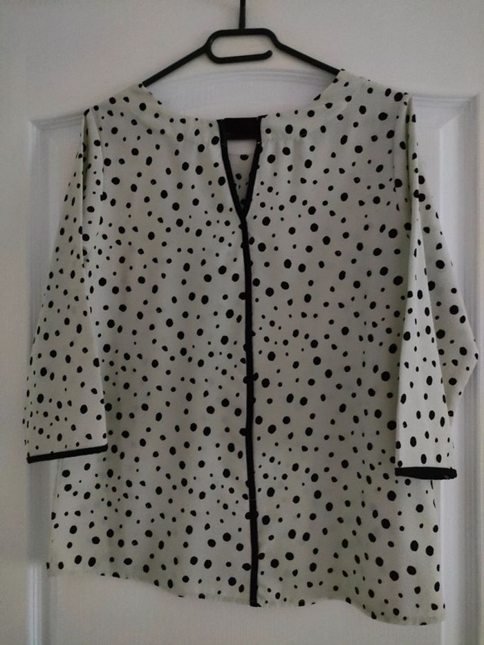 Blouse manches 3/4  femme  taille M en très bon état - photo numéro 2