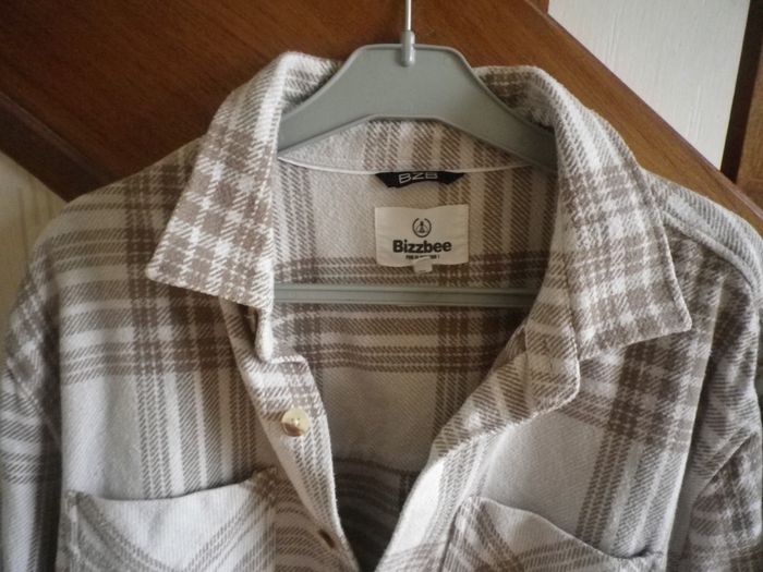 SURCHEMISE - photo numéro 2