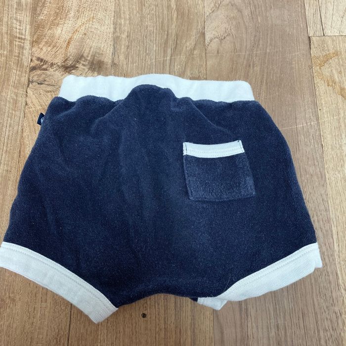 Short Petit Bateau  18 mois - photo numéro 2