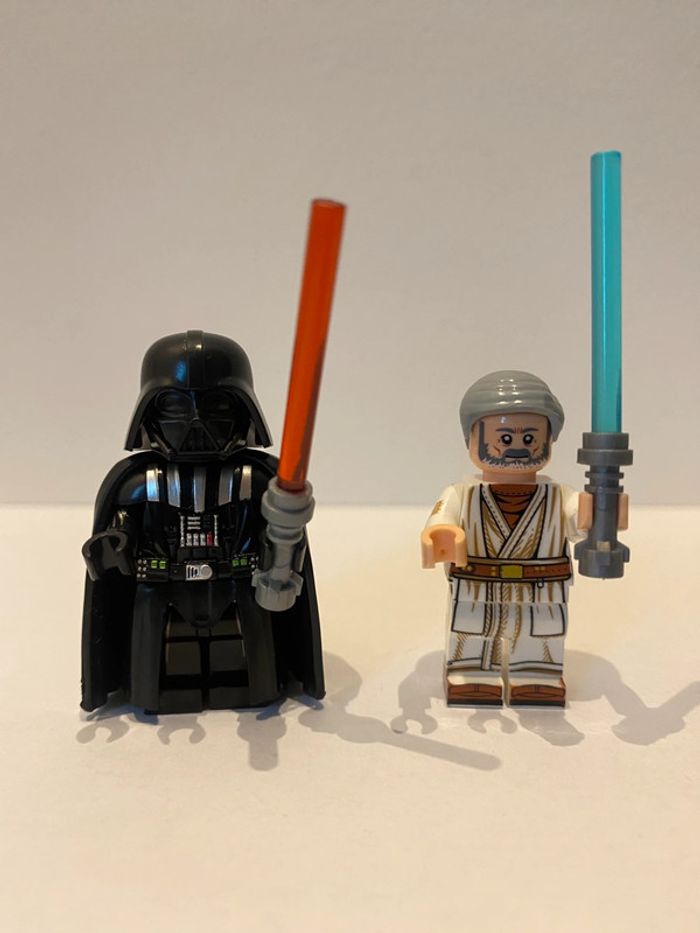 Figurine type lego Dark Vador contre Jedi Obiwan Kénobi. Star Wars