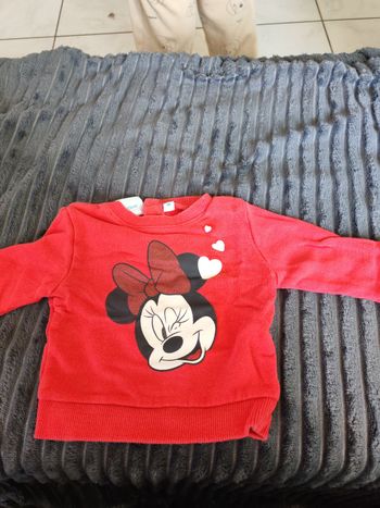 Pulls Minnie 