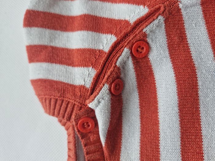 Pull 3 ans Gémo Rouge et blanc rayé hello ! - photo numéro 3