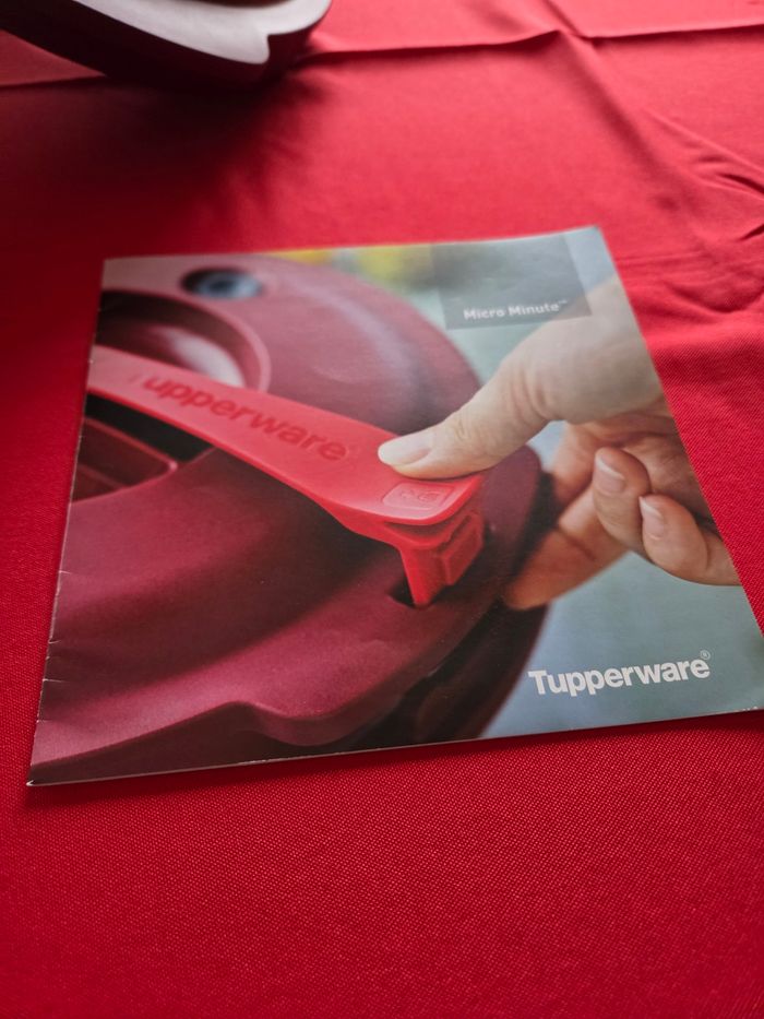 Micro pressure cooker avec livres Tupperware - photo numéro 7