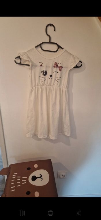 Lot 3 robes