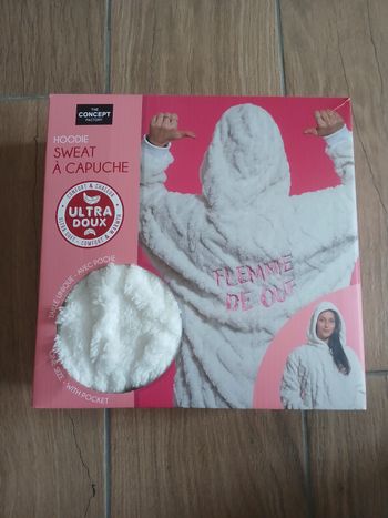 Pull femme neuf avec étiquettes