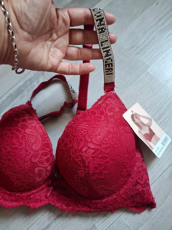 Soutien gorge bordeaux bretelles strass - photo numéro 2