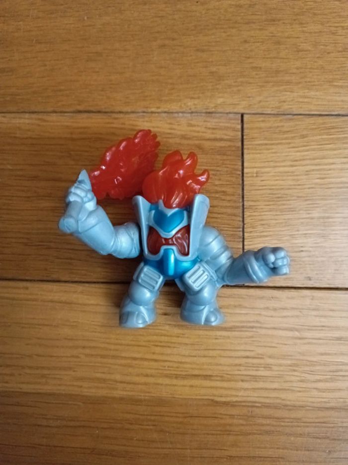 3 figurines monstres robots McDonald's articulés 2013 - photo numéro 2
