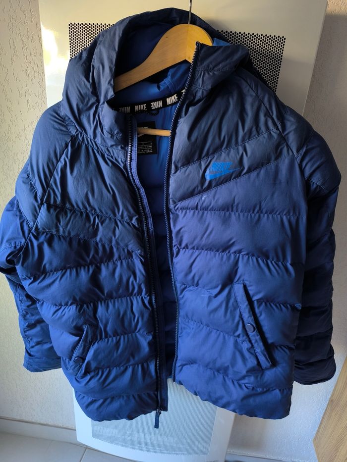 Doudoune Nike taille L enfant 12-13 ans