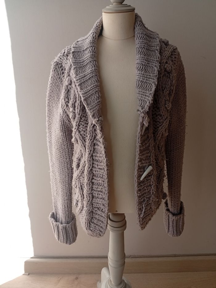 Lot 3 gilets 8 ans - photo numéro 3