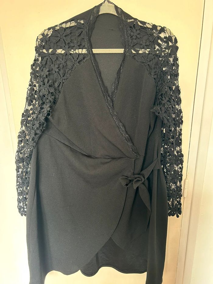Robe noir dentelle