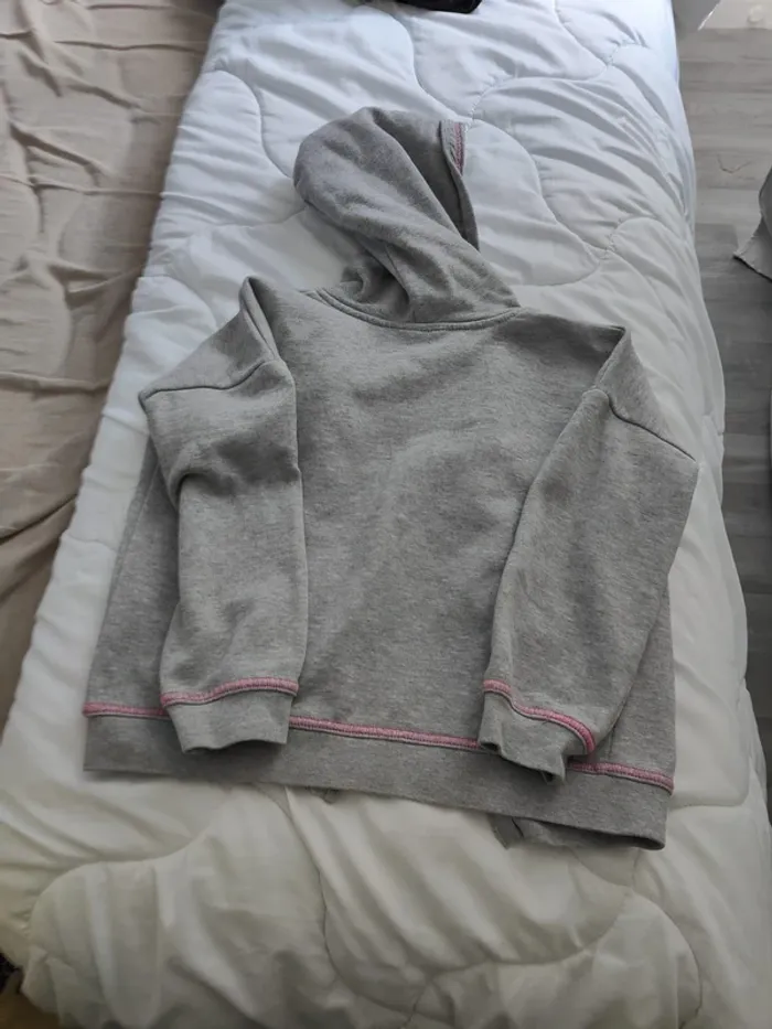 3 gilets fille 8 ans - photo numéro 8