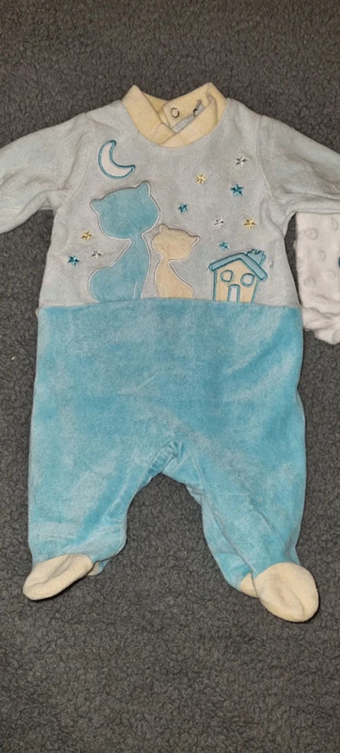 Lot 2 pyjamas 1 mois - photo numéro 2