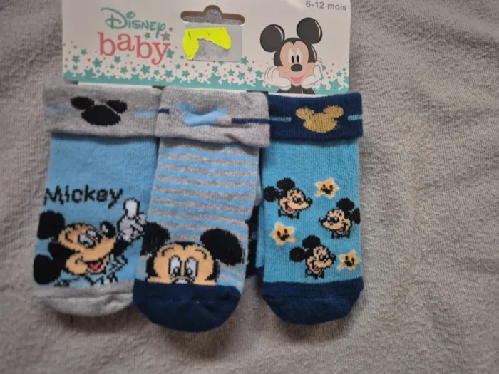 Chaussettes Disney 6-12 mois neuves - photo numéro 3
