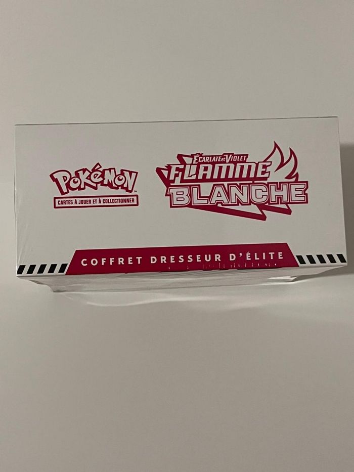 ETB Pokémon 10.5 Flamme Blanche & Foudre Noire - Neuf & Scellé - photo numéro 3