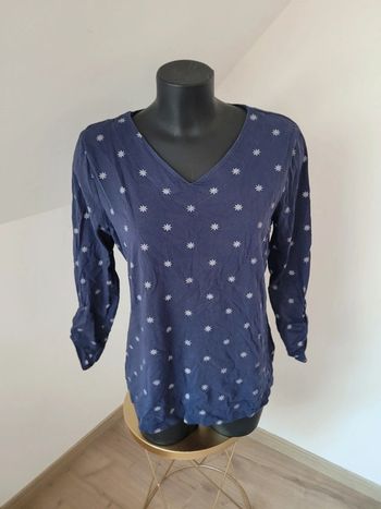 Tee shirt bleu motifs