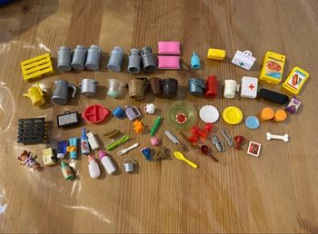 Lot de 67 éléments miniatures, dînette divers