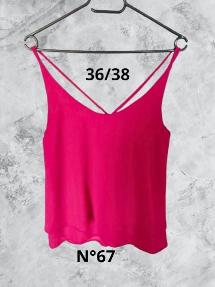 N°67 Haut fuchsia T36/38. Etam.