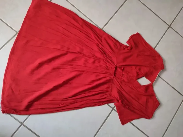 Robe rouge camaïeu - photo numéro 3