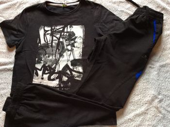 Jogging + tee shirt 12 Ans