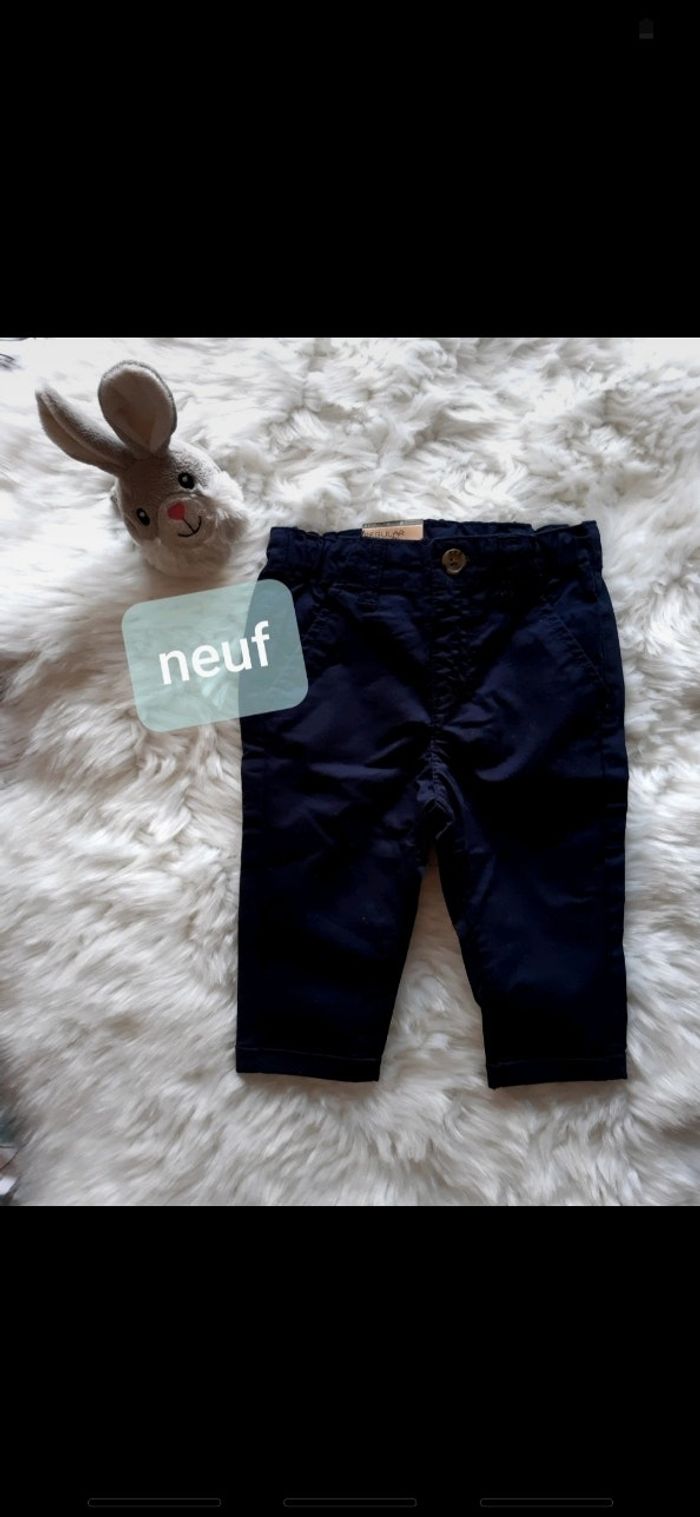 Pantalon chino neuf 6 mois