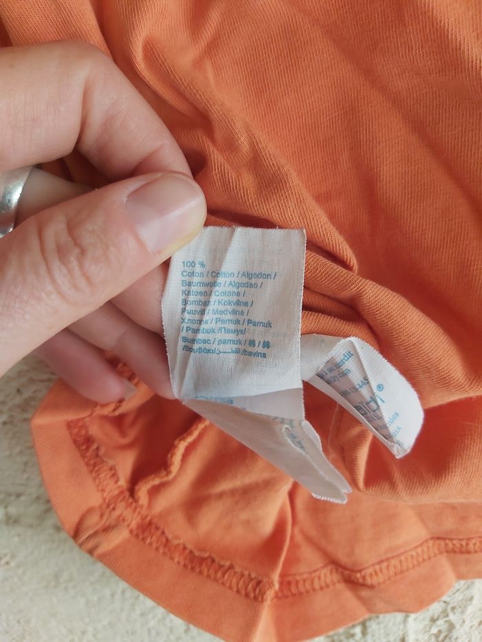 Tee-shirt Okaidi taille 5 ans très bon état - photo numéro 4