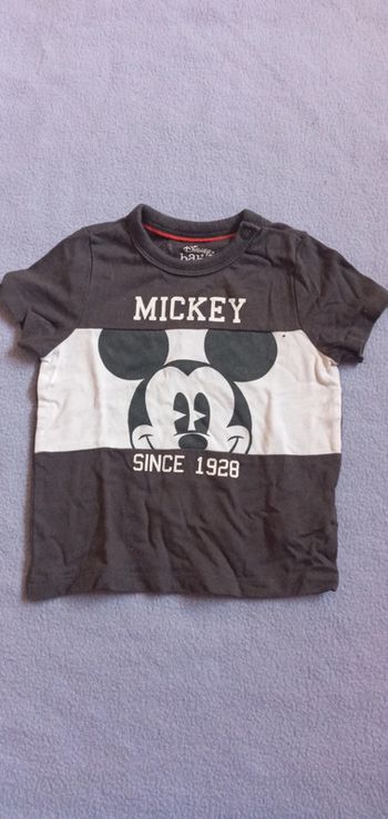 Tee-shirts Disney baby C&A taille 80cm