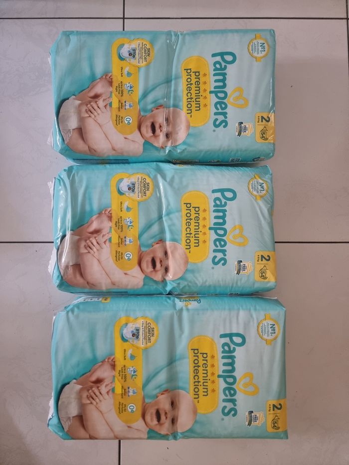 162 Couches taille 2 pampers