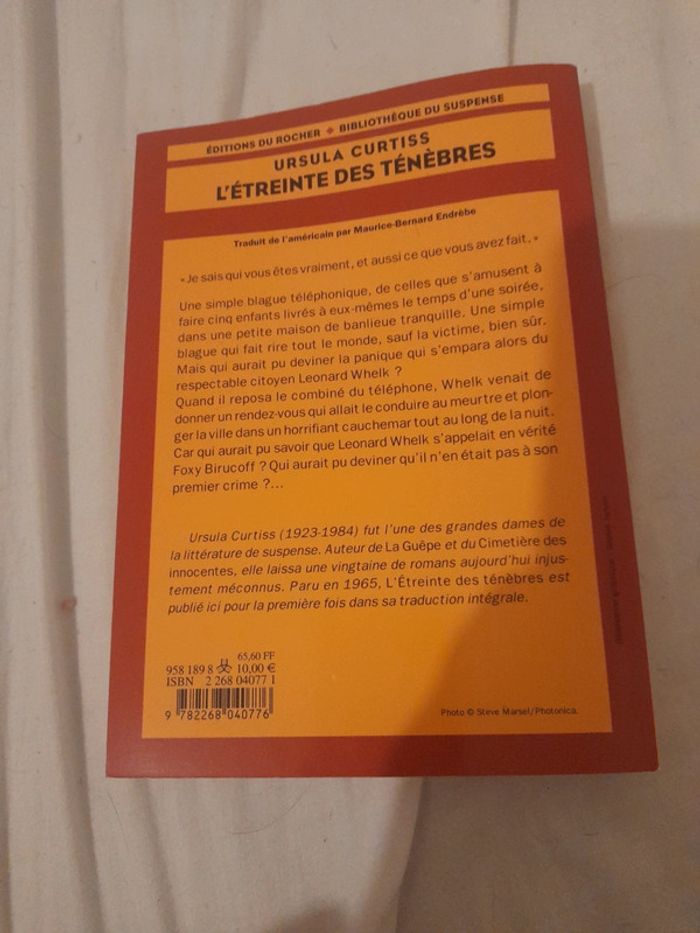 🎈 Livre l'étreinte des ténèbres - photo numéro 2