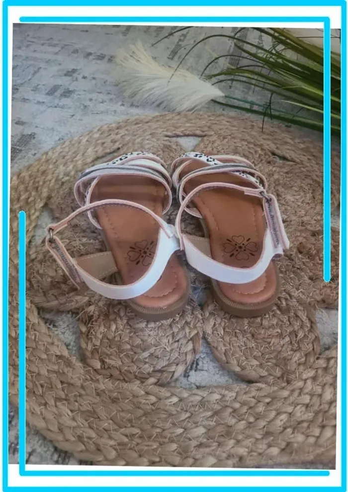 Sandale taille 28/29 neuve - photo numéro 3