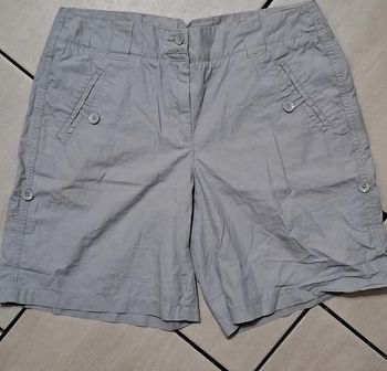 Short gris Carving