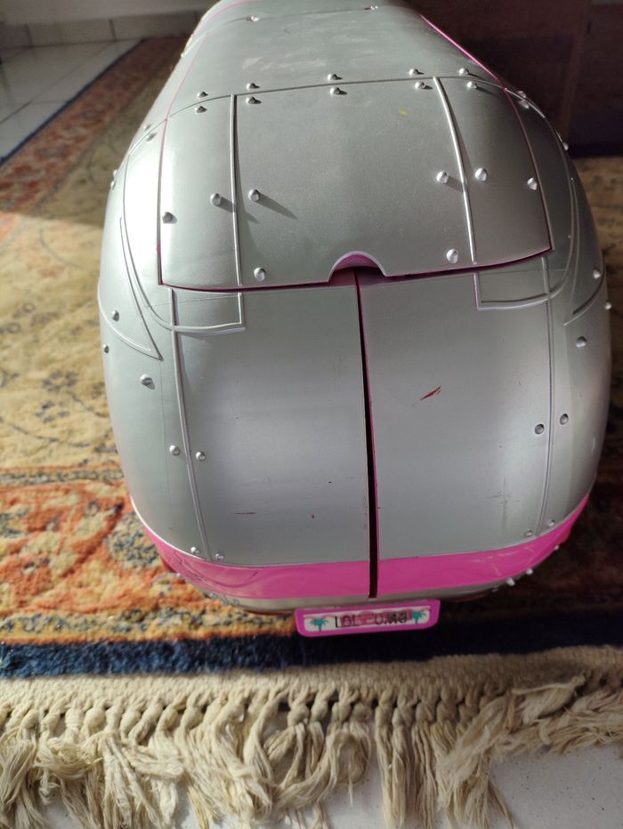 Camping car L.O.L surprise - photo numéro 2