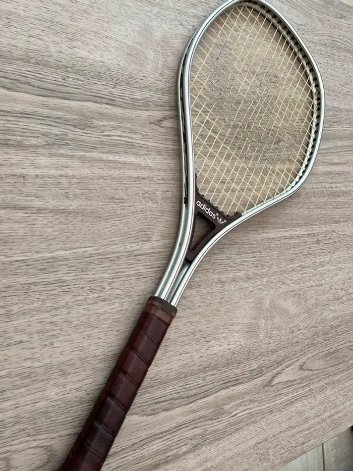 Raquette de tennis adidas vintage