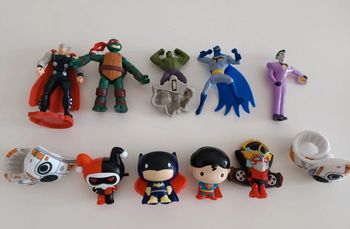 Lot figurines Marvel et bracelet star wars