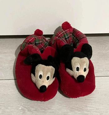 Chaussons Mickey bébé taille 19