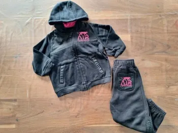 Ensemble jogging noir fille Airness 36 mois